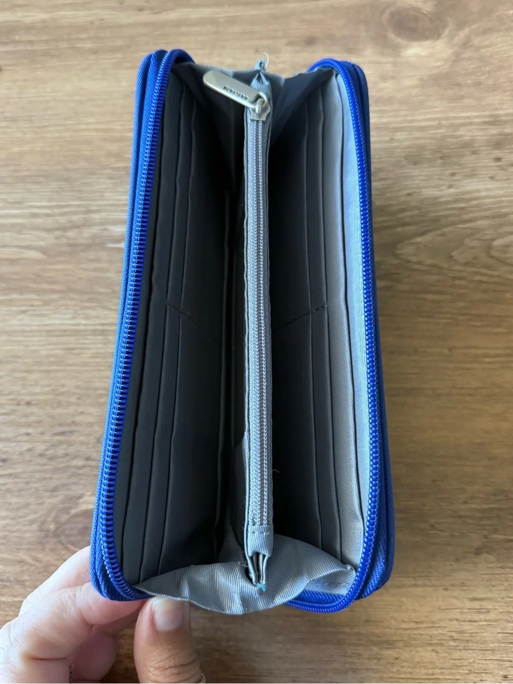 Travelon wallet